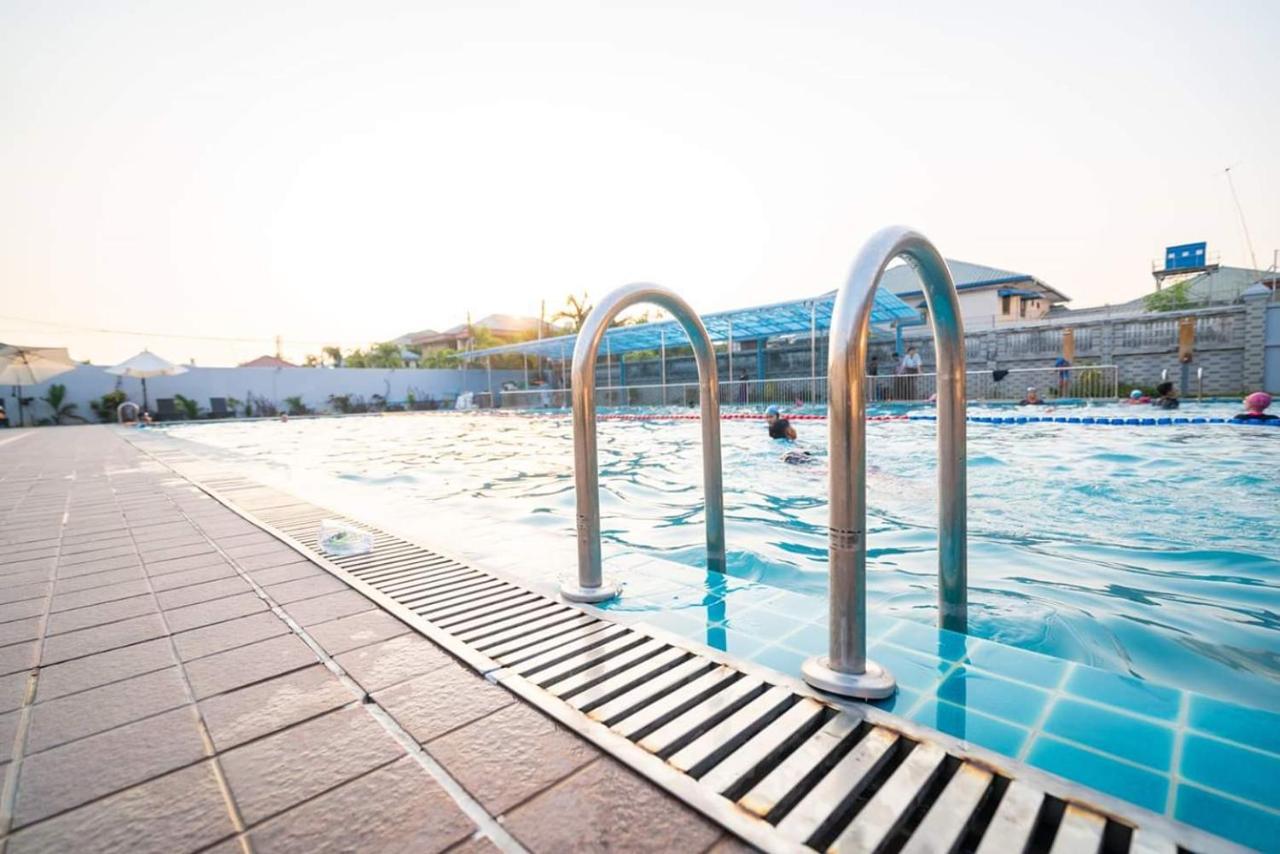Mandalar May One Hotel Mandalaj Kültér fotó