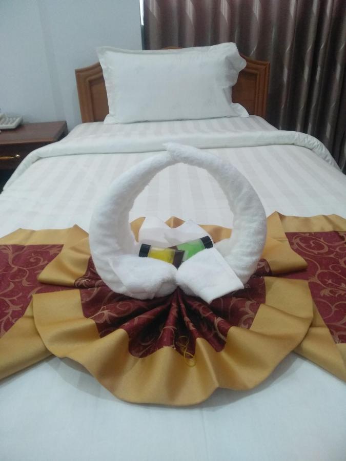 Mandalar May One Hotel Mandalaj Kültér fotó