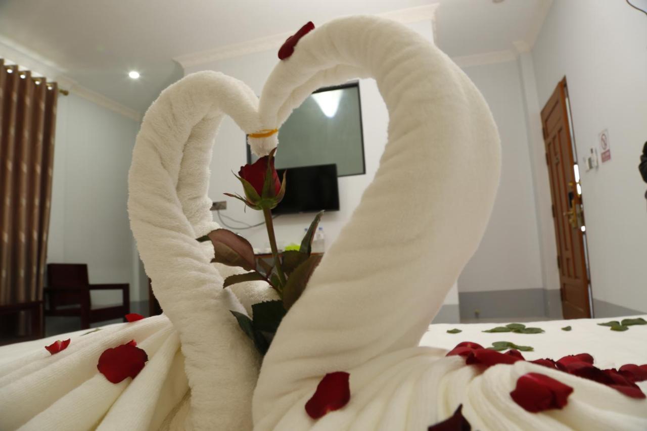 Mandalar May One Hotel Mandalaj Kültér fotó